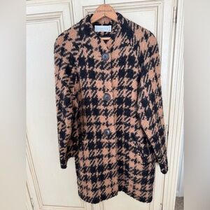Outer Edge Black and Tan Houndstooth Teddy Jacket